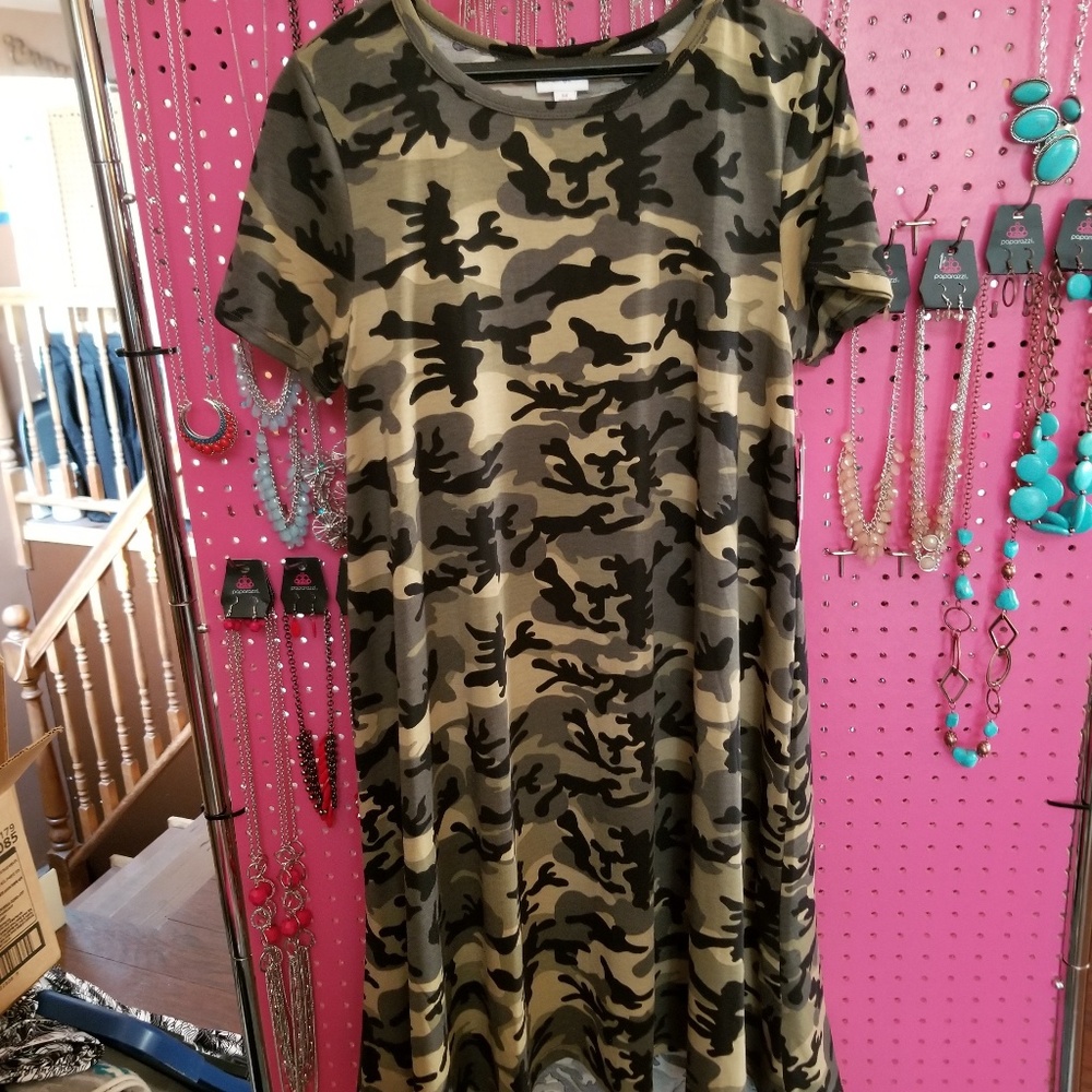 Lularoe NWT Camo Carly Dress, Medium